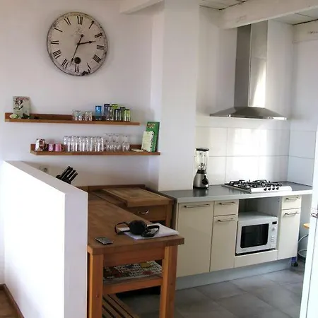 Stunning 3br Full Ocean View - Town Center Мантон